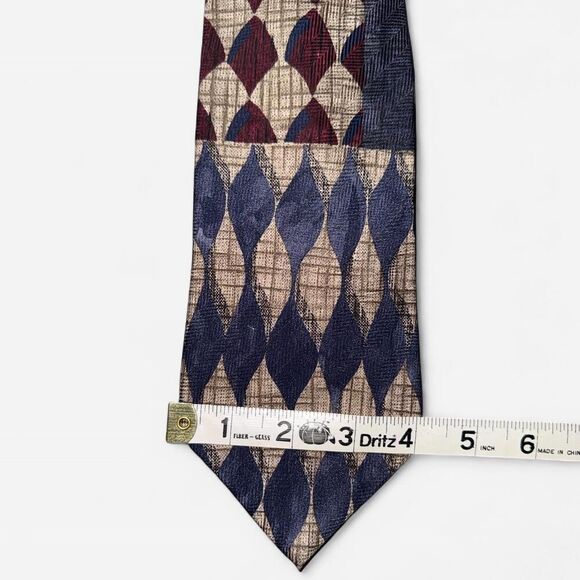 Geometric Diamond Print Silk Neck Tie from John Henry - Picture 4 of 5
